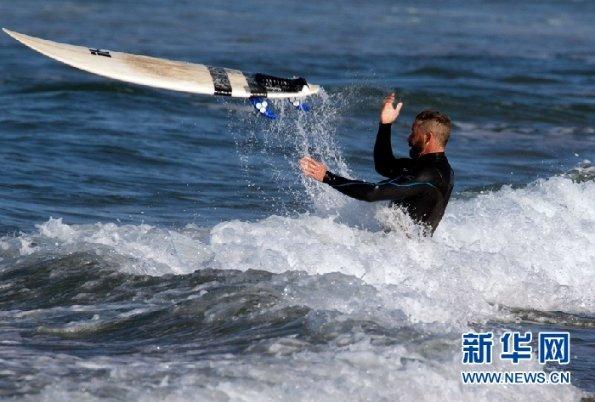 逃离废墟镇